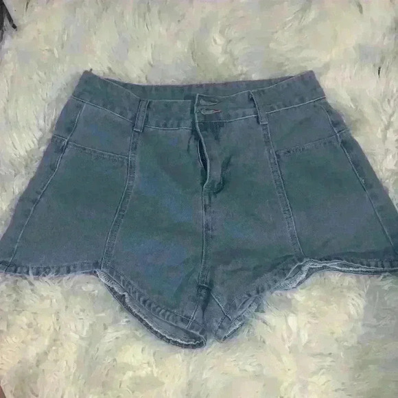 High waisted jean shorts - Picture 2 of 5